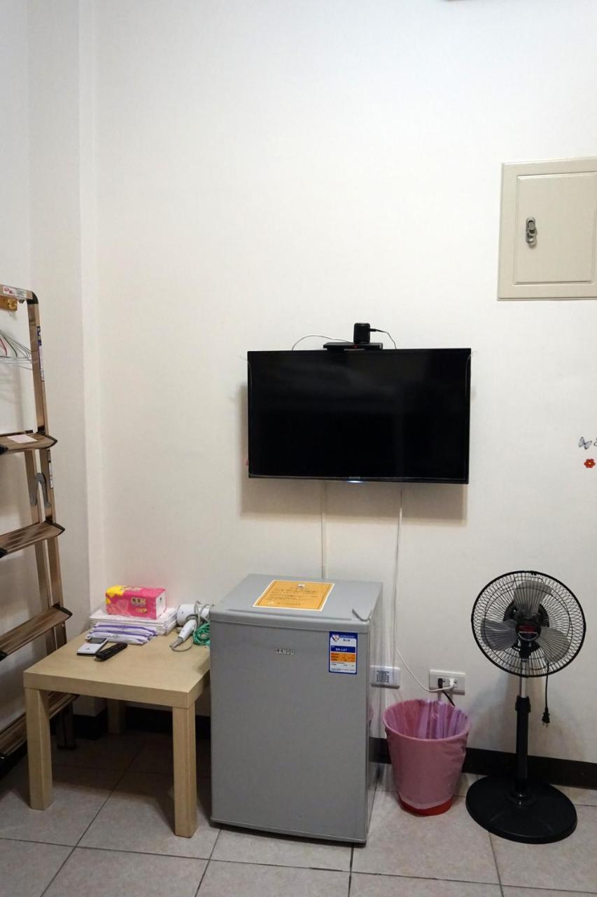 Feng Chia House Hostel Taichung Exterior photo
